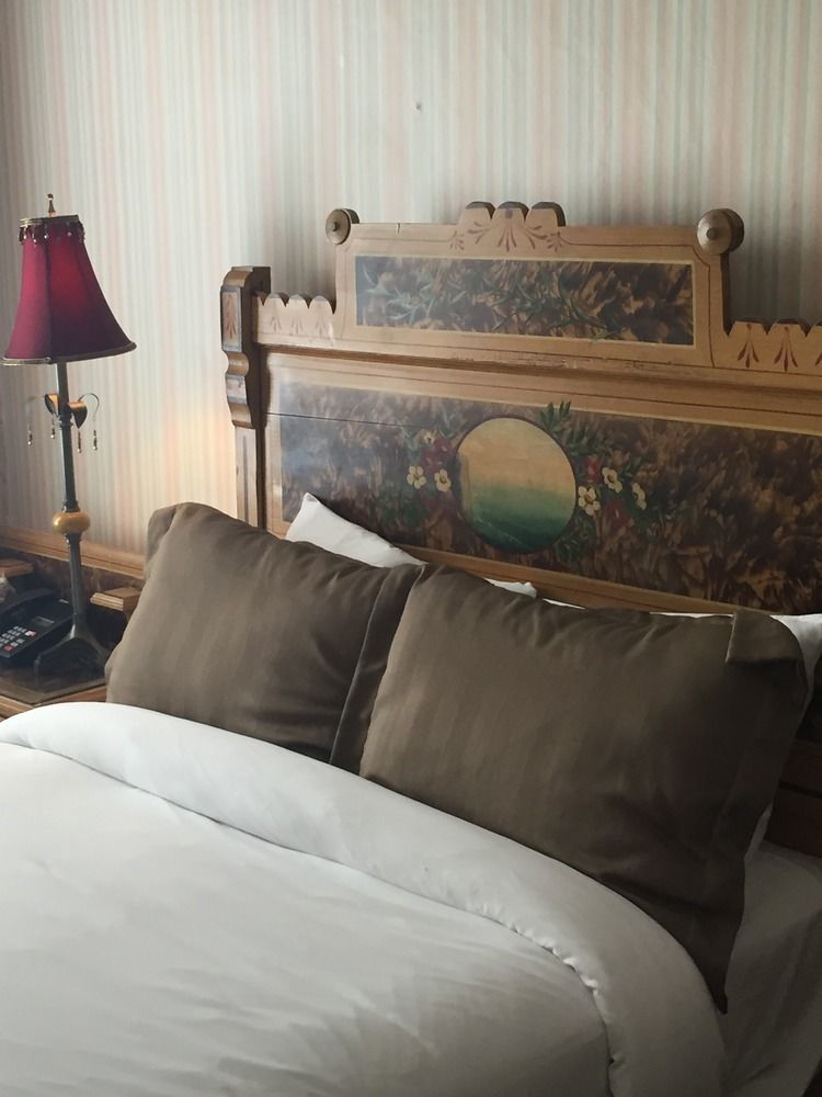 Hotel The Golden Lamb à Lebanon Extérieur photo